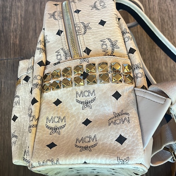 MCM Small Backpack - Firm price - Picture 5 of 17
